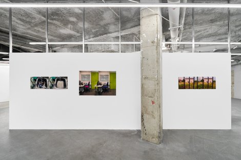 25 Graysc Offscreen Manhattan Web 1849